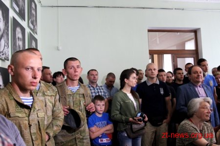 У Житомирі волонтери презентували фотопроект «Якби не війна»