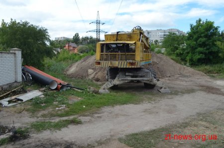 Комунальні служби міста працюють над ліквідацією наслідків пориву
