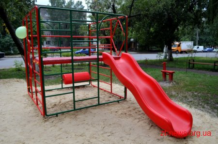 У Житомирі встановили спортивний майданчик на якому зможуть займатись люди з обмеженими можливостями