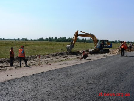 Поблизу Житомира тривають роботи з капітального ремонту шляху Т-06-14 Глибочиця-Станишівка