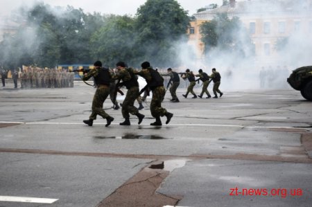 У Житомирському військовому інституті 19 молодих лейтенантів отримали дипломи магістрів