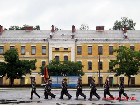 У Житомирському військовому інституті 19 молодих лейтенантів отримали дипломи магістрів
