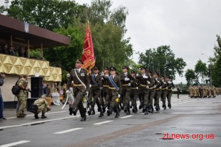 У Житомирському військовому інституті 19 молодих лейтенантів отримали дипломи магістрів