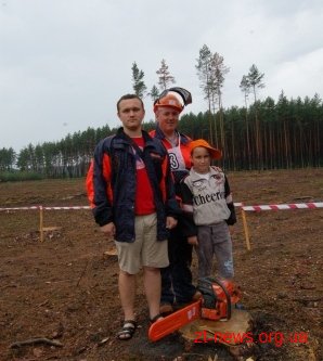 На Житомирщині провели ювілейний конкурс вальників лісу На Житомирщині провели ювілейний конкурс вальників лісу