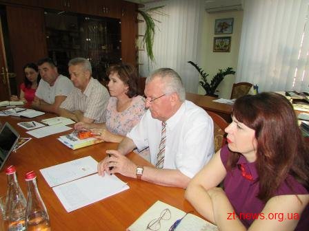 Новоград-Волинський приглядається до сучасної системи вуличного освітлення та відеонагляду Новоград-Волинський приглядається до сучасної системи вуличного освітлення та відеонагляду