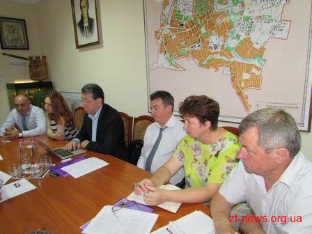 Новоград-Волинський приглядається до сучасної системи вуличного освітлення та відеонагляду Новоград-Волинський приглядається до сучасної системи вуличного освітлення та відеонагляду