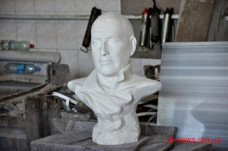 На Житомирщині виготовляють 5D-вироби з каменю