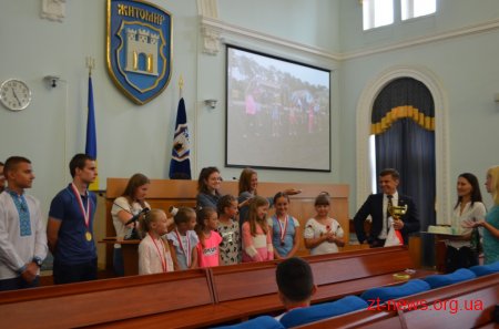 Діти бійців АТО повернулися з відпочинку у Грузії