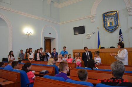 Діти бійців АТО повернулися з відпочинку у Грузії