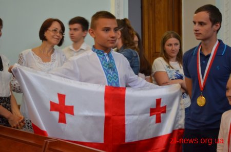 Діти бійців АТО повернулися з відпочинку у Грузії