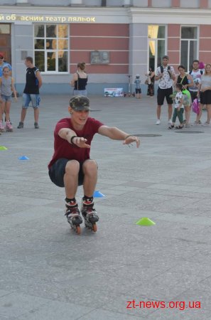У Житомирі тренування з фігурного катання провели під відритим небом