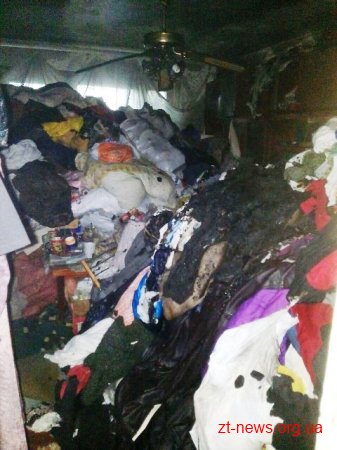 У Житомирі горіла захаращена квартира