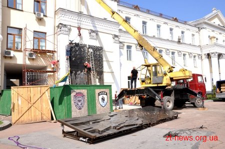 У Житомирі встановлюють триптих до пам’ятника Героям Небесної Сотні