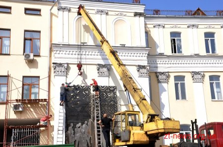 У Житомирі встановлюють триптих до пам’ятника Героям Небесної Сотні