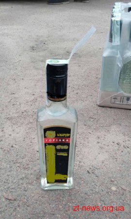 На Житомирщині прокуратура та податківці припинили виготовлення контрафактного алкоголю