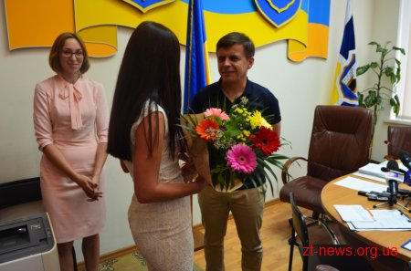 Трьом жителькам Житомира вручили посвідчення та нагрудний знак "Мати-героїня"