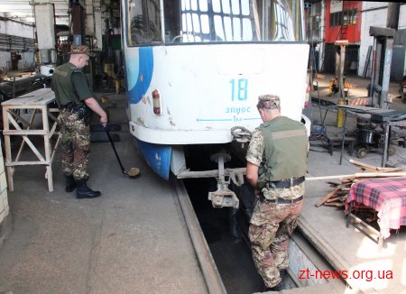 У Житомирі через кредитний борг працівниці невідомий погрожував підірвати підприємство