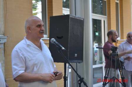 На будинку колишнього Дворянського зібрання відкрили дошку Першому Незалежному українському театру