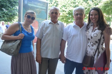 На будинку колишнього Дворянського зібрання відкрили дошку Першому Незалежному українському театру