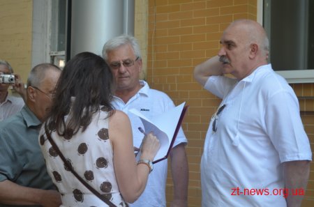 На будинку колишнього Дворянського зібрання відкрили дошку Першому Незалежному українському театру