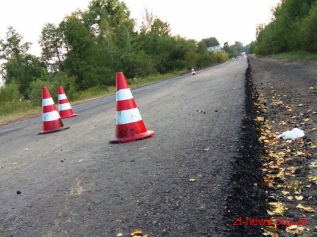 Ремонтні роботи на автодорозі Н-03 Житомир-Чернівці ведуться навіть у вихідні дні