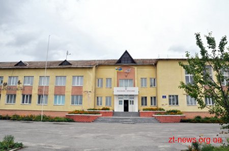 Голова ОДА оглянув школу в Любарському районі до реконструкції