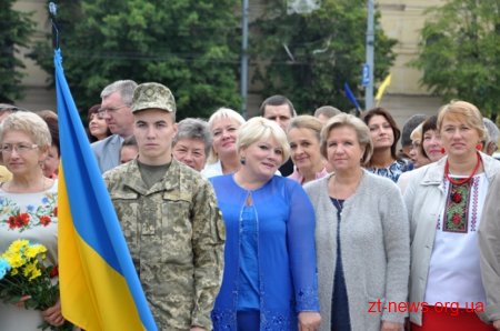 Вранці у Житомирі урочисто підняли Державний Прапор України