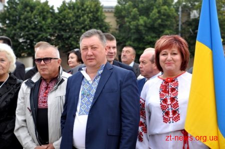 Вранці у Житомирі урочисто підняли Державний Прапор України