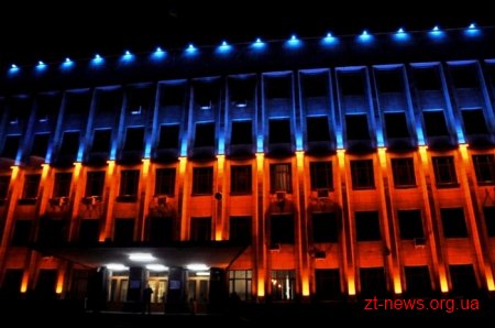 Щоночі приміщення ОДА підсвічується синьо-жовтим кольором