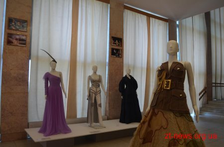 У Житомирі відкрили виставку «IN PROGRESS. Дрес-код України доби Незалежності»
