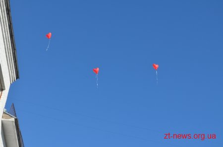 Для 28 тисяч учнів житомирських шкіл пролунав перший дзвоник