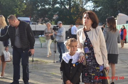 Для 28 тисяч учнів житомирських шкіл пролунав перший дзвоник