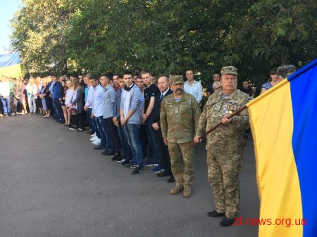 На фасаді Житомирського політехнічнічного ліцею відкрили меморіальну дошку учаснику АТО Віталію Ступаку