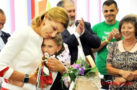 Дружина Президента оглянула сучасну медіатеку у гімназії №23