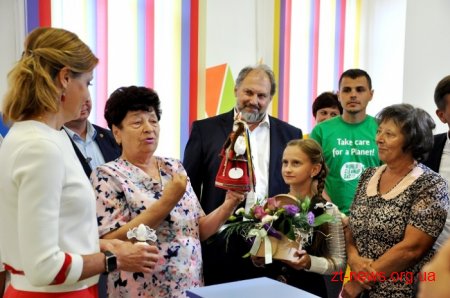 Дружина Президента оглянула сучасну медіатеку у гімназії №23