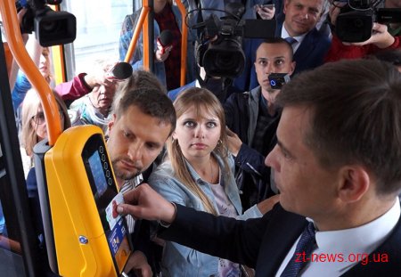 У Житомирському електротранспорті запровадили безготівкову оплату проїзду