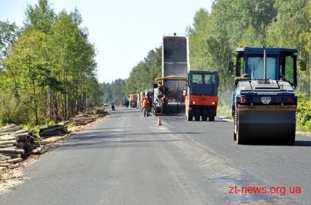 Ігор Гундич перевірив, як ремонтують дорогу Васьковичі – Шепетівка