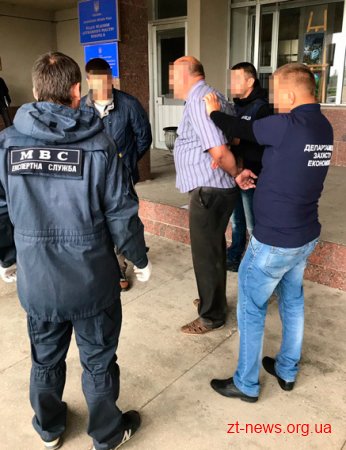 На Житомирщині під час отримання хабара затримали голову сільської ради