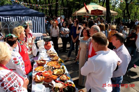У Коростені відбувся ІХ Міжнародний фестиваль дерунів