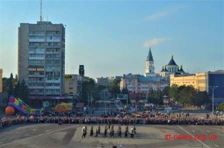 На майдані Соборному відбувся Третій Всеукраїнський фестиваль військових духових оркестрів