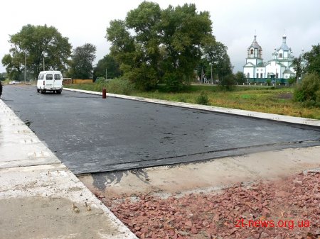 На мосту у селі Рижани підрядник готується до влаштування асфальтобетонного покриття