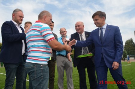 Нове футбольне поле та тренажерний майданчик отримав Житомирський екологічний ліцей №24