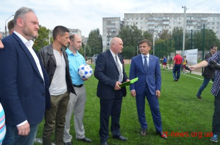 Нове футбольне поле та тренажерний майданчик отримав Житомирський екологічний ліцей №24