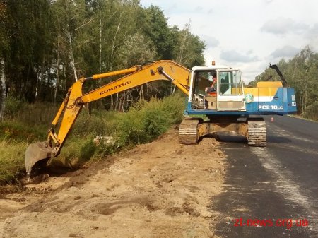 На автодорозі Васьковичі-Шепетівка проходить відразу кілька видів ремонтів