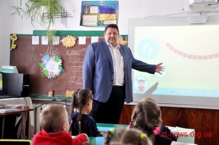 Ігор Гундич оглянув хід робіт з термосанації Романівської гімназії