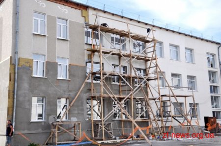 Ігор Гундич оглянув хід робіт з термосанації Романівської гімназії