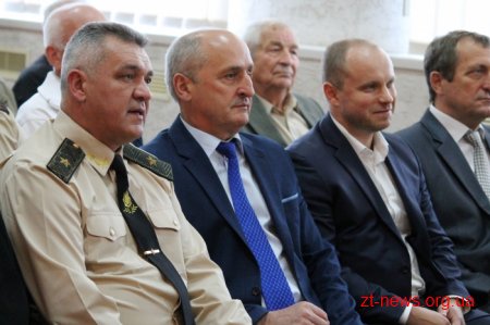 Близько тридцяти рятувальників області отримали відзнаки та нагороди