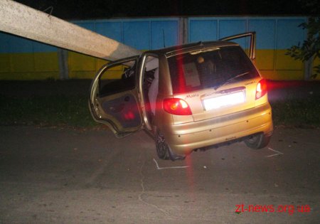 У Коростені в результаті ДТП автомобіль влетів у стовп