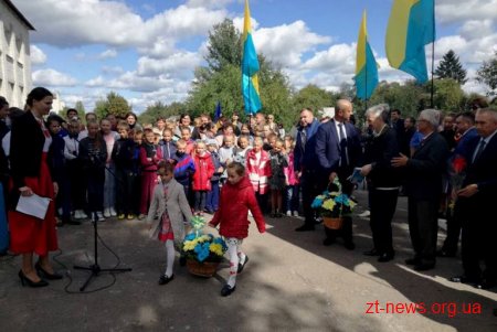 «Олевська республіка» стартувала з вшанування пам’яті відомого земляка