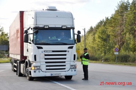 Голова Укртрансбезпеки оглянув роботу габаритно-ваговою комплексу на трасі Київ-Ковель
